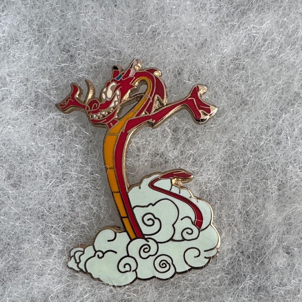 Disney Mushu  Pin